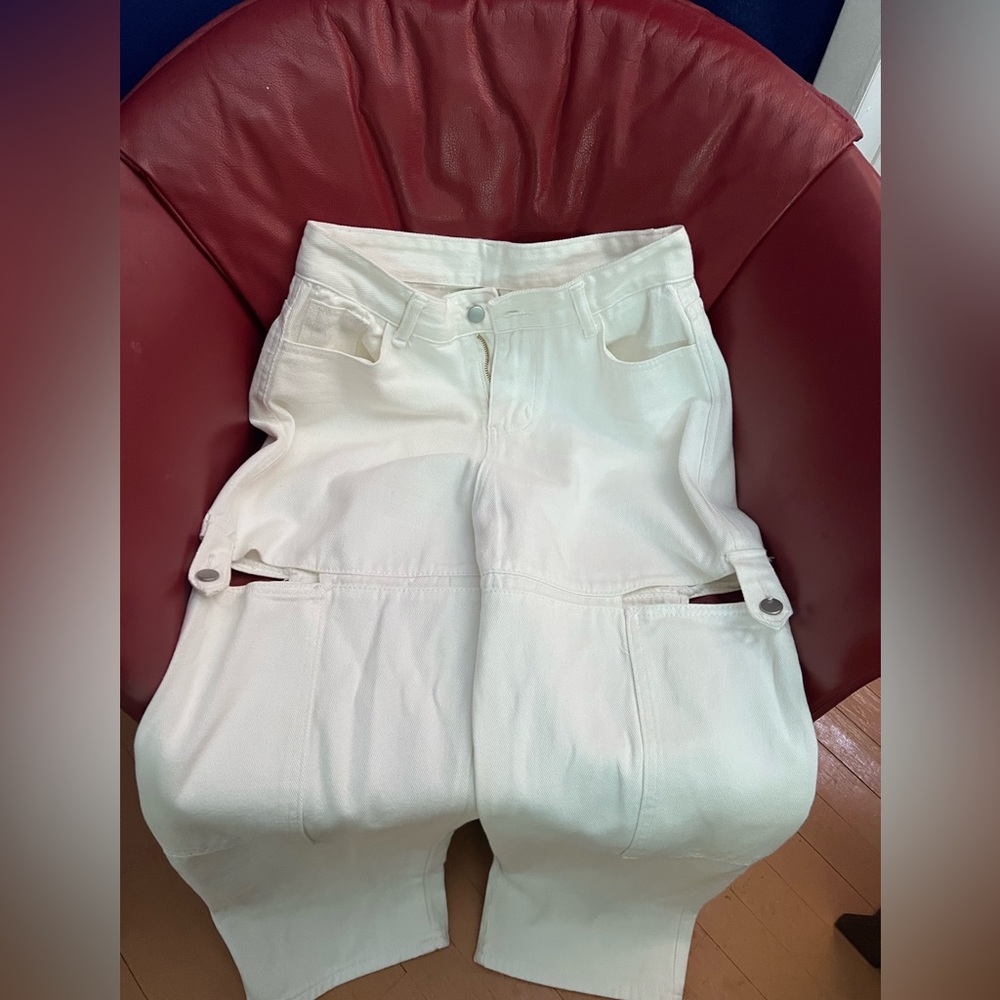 SOLADO white cut out zip up straight leg jeans. Size M. Non stretch.